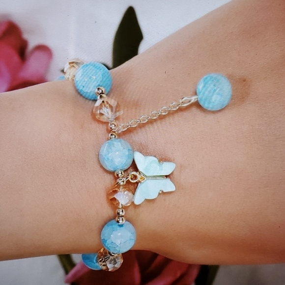 Buttlerfly Charm Beaded Bracelet Light Blue - Picture 4 of 7